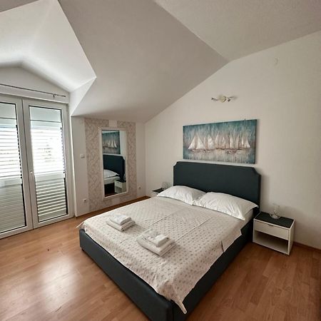 Kaštela Apartments Villa Ohana מראה חיצוני תמונה