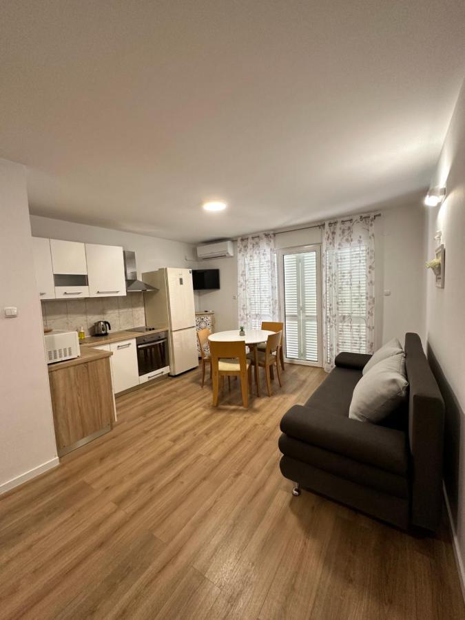 Kaštela Apartments Villa Ohana מראה חיצוני תמונה