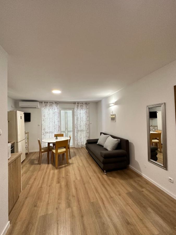 Kaštela Apartments Villa Ohana מראה חיצוני תמונה