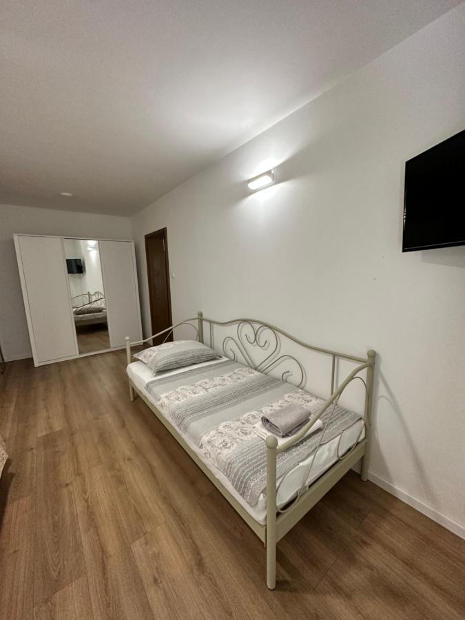 Kaštela Apartments Villa Ohana מראה חיצוני תמונה