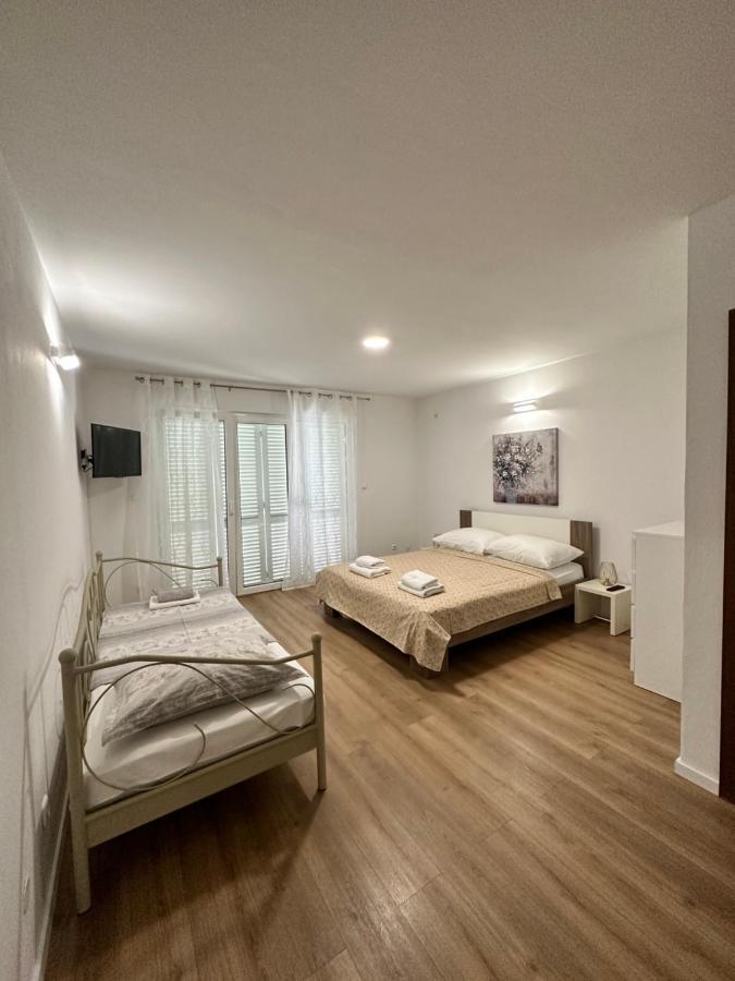 Kaštela Apartments Villa Ohana מראה חיצוני תמונה